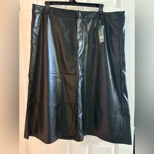 Terra & Sky Women's Plus Faux Leather Midi Skirt, Size 20W